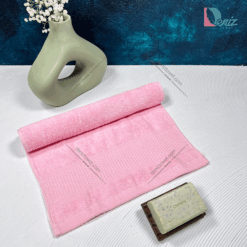 حوله دستی طرح والرون رنگ صورتی