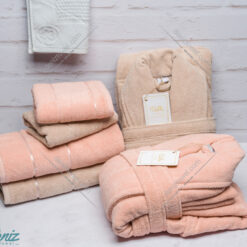 حوله ست دو نفره طرح ماکرو رنگ گلبهی تیره و نسکافه ای