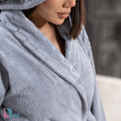 حوله تن پوش آرام رنگ نقرابی