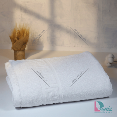 حوله حمامی هتلی طرح ورساچه رنگ سفید