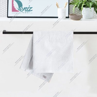 حوله حمامی طرح هاروتس رنگ سفید