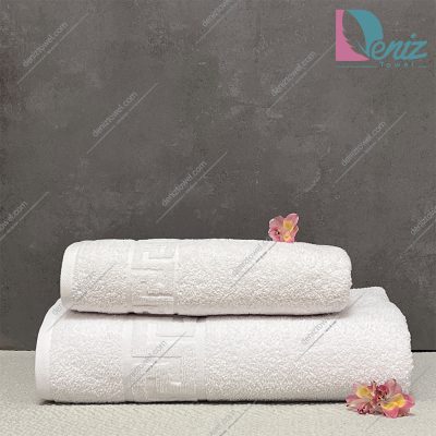 حوله ست حمامی و دستی طرح ورساچه رنگ سفید